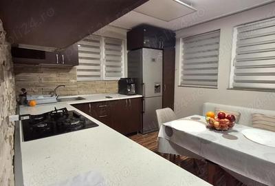 Casă cu 4 camere cu Canalizare în Eminescu - 1