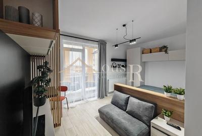Etajul 1. Bucatarie inchisa. Mobilier si electrocasnice de calitate superioara.