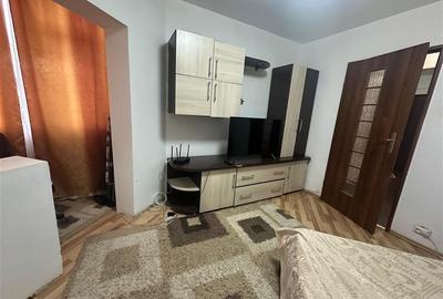 Apartament cu 2 camere decomandat, mobilat în Baza 3 - 5