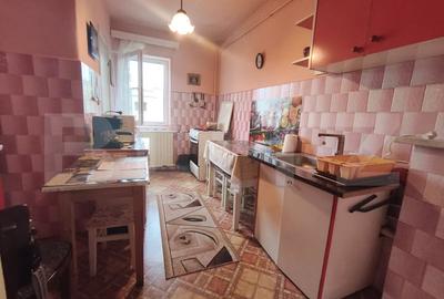 Apartament cu 3 camere decomandat, mobilat în Gheorgheni