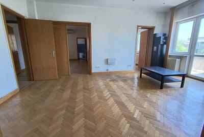 Apartament cu 4 camere semidecomandat în P-ța Romană - 2