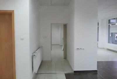 Spațiu comercial, de 200 mp, în Central - 9