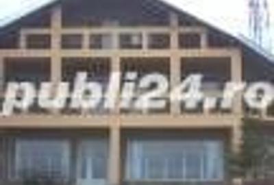 Casă cu 6 camere cu Teren 3000 Mp în Năeni - 2