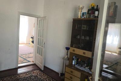 Casă cu 6 camere cu Teren 1892 Mp în Central - 1