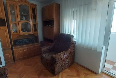 Apartament cu 3 camere decomandat în Micro 4 - 5
