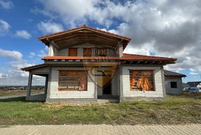 Casa 4 camere, P+M , Valul lui Traian, la gri teren 337 mp, garaj - 3