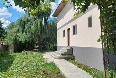 Casă cu 3 camere în Boteni - 2