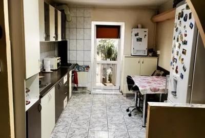 Apartament cu 3 camere decomandat în Zorilor - 2
