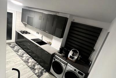 Apartament cu 4 camere decomandat în Central - 3