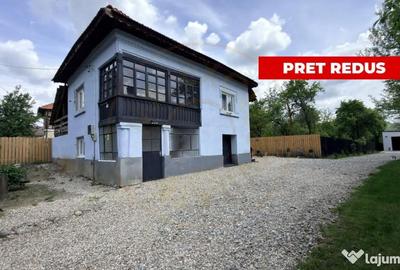 Casă cu 4 camere cu Canalizare în Central