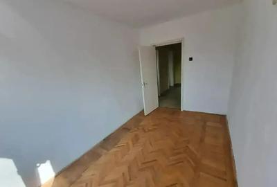 A 37 Liceul sanitar ,Apartament 3 camere confort 1 etaj 2, 67000euro - 6