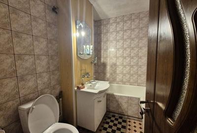 Apartament 2 camere de vânzare Târgu Jiu, strada 23 August - 4