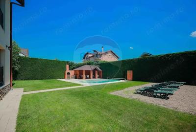 Pensiune cu piscina de vanzare in Beverly Hills , Sanmartin - 2