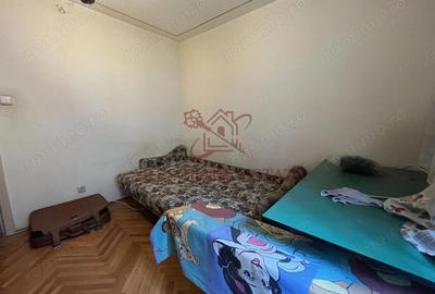 Etaj 1, 3 camere, spatios, 2 bai, centrala proprie zona excelenta - 3