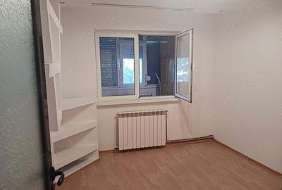 Vand ap cu 3 camere et4 in Micro 13b.jud.Gala?i - 2