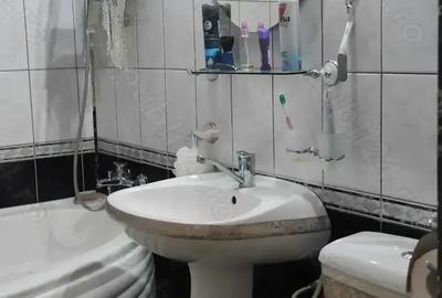 3 camere, etaj 1,confort 1 , ?iglina 3, bloc H - 2