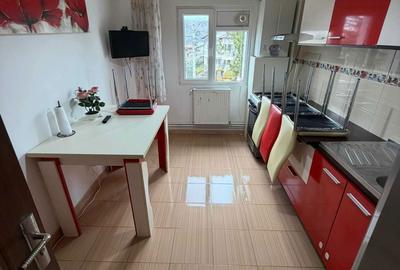 Apartament cu 4 camere decomandat în Central - 1