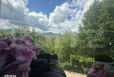 Apartament cu 4 camere în Zăvoi