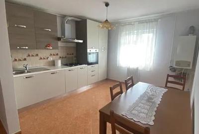 DOI STEJARI / APARTAMENT 3 CAMERE / CENTRALA / BALCON