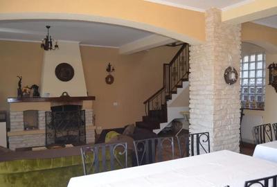 Casă cu 10 camere cu Teren 580 Mp în Poiana Țapului - 6