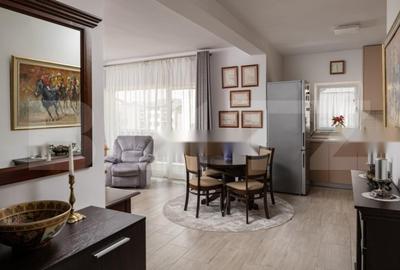 Apartament cu 3 camere decomandat, mobilat în Tractorul