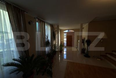 Casa spa?ioasa cu 2 corpuri , 300 mp ideala pentru 2 - 11