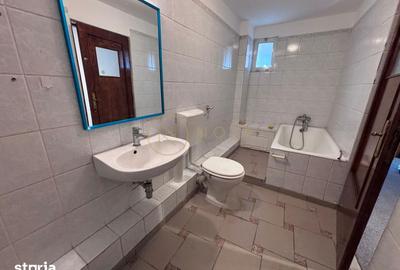 Casă cu 7 camere cu Canalizare în Grivița - 5