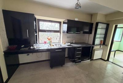 Apartament cu 4 camere semidecomandat în P-ța Victoriei - 11