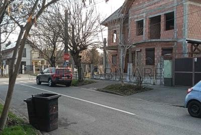 Casă cu 20 camere cu Teren 850 Mp în Ronaț - 2