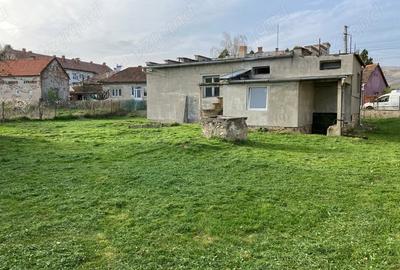 Casă cu 4 camere cu Teren 2054 Mp în Geoagiu