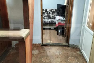 Casă cu 5 camere cu Teren 800 Mp în Răzvad - 1