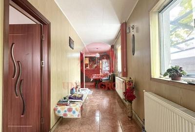 Casă cu 3 camere în Lumina