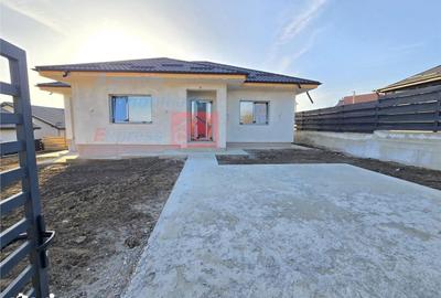 Casă cu 4 camere cu Teren 500 Mp în Dumești - 5