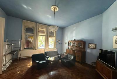 Casă cu 6 camere cu Teren 5000 Mp în Central - 5