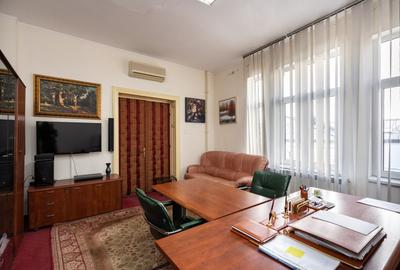 Vila 16 Camere de vanzare Unirii Primaria Sector 3 - 13