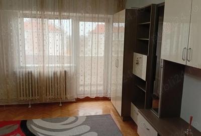 Apartament cu 3 camere semidecomandat în Central - 7