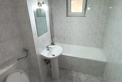 Apartament cu 3 camere decomandat în Micălaca - 1