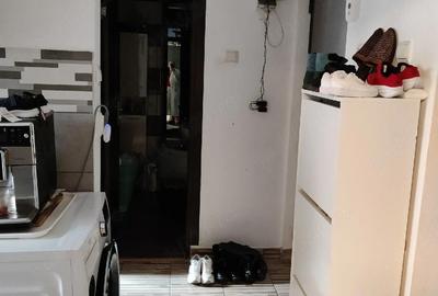 Apartament cu 2 camere nedecomandat în Cet - 5