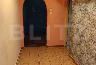Apartament cu 3 camere, semidecomandat, 55 mp, zona Micro 15 - 3