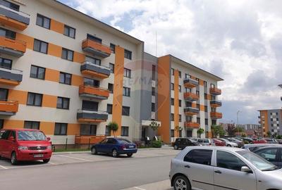 Inchiriez apartament 2 camere, in Tractorul, str George Bacovia - 10
