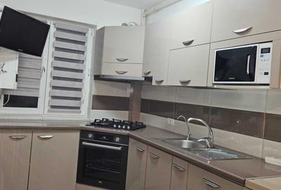 Giurgiului 3 Camere: Centrală Proprie, Lift Nou și Parcare sub Ochii Tăi - 1