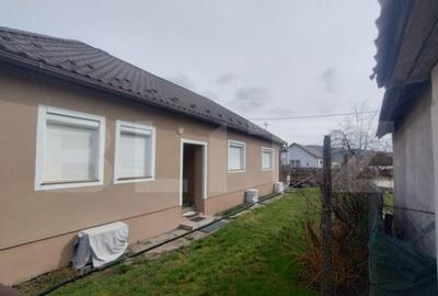 Casa 3 camere,120mp utili,1300 mp de teren intravilan,zona S - 1