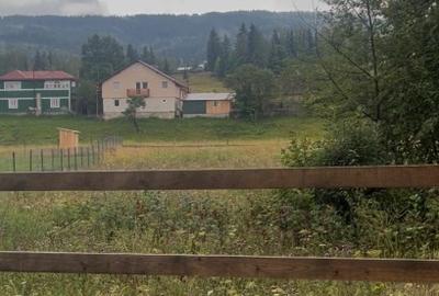 Teren intravilan 2000 mp în Neagra Șarului – zonă liniștită, superbă - 2