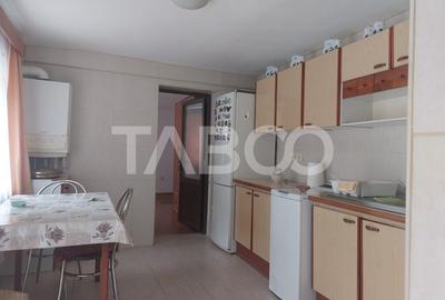 Apartament la casa 97 mpu 5 camere 2 bucatarii 3 bai gradina Cisnadie - 15