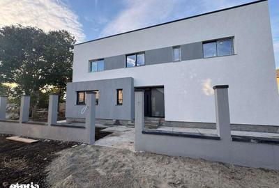 Casă cu 5 camere cu Teren 445 Mp în Cumpăna