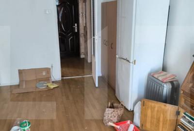 Garsoniera de vanzare, necesita renovare, 27,25 mp, zona P - 5