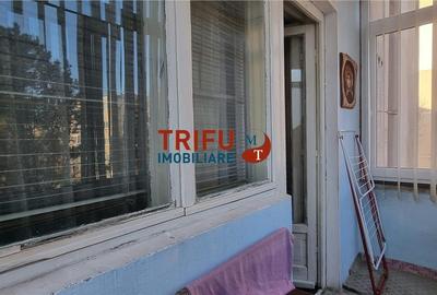Apartament 3 camere semidecomandat zona Cetate etaj 2 - 10