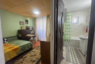 3 cam, 72 mp, 2 bai, 2 balcoane, etaj 4 cu acoperis, str. Arcului - 16