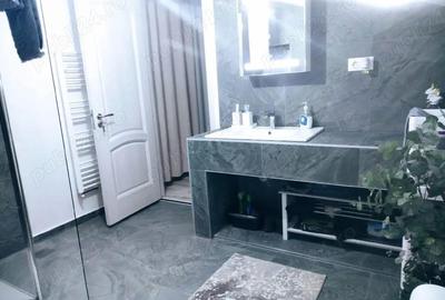 Casă cu Teren 850 Mp în Central - 1