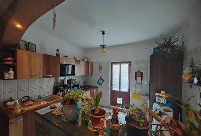 Casă cu 4 camere cu Teren 525 Mp în Tineretului - 9